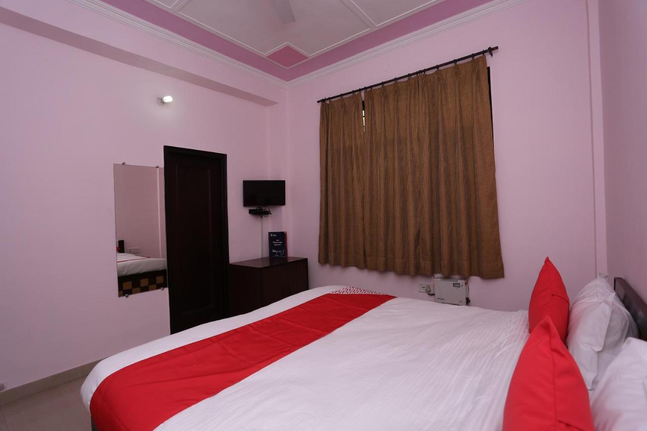 Oyo Flagship 15481 Hotel Star Карнал Экстерьер фото